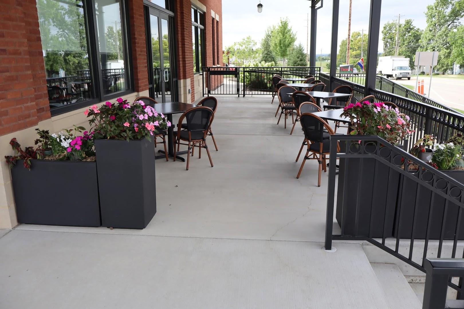 Troni's Italian Bistro